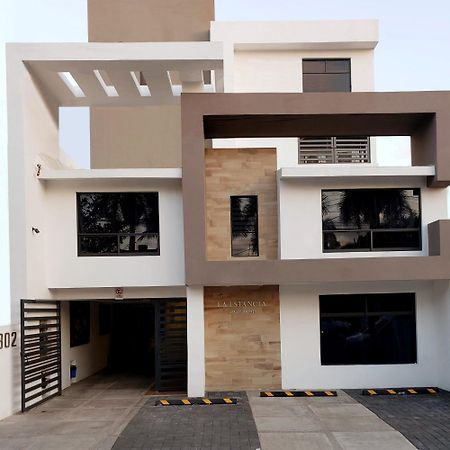 La Estancia Apartments מזטלן מראה חיצוני תמונה