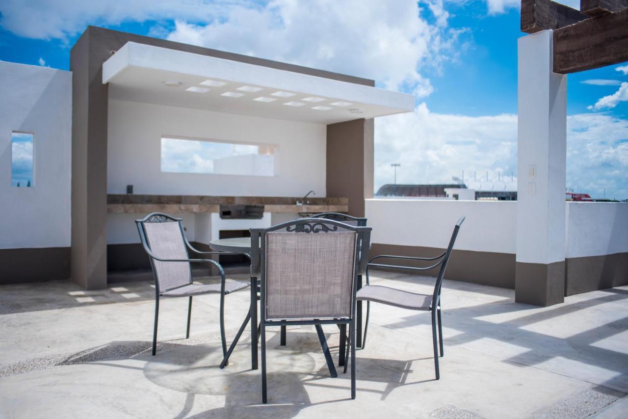 La Estancia Apartments מזטלן מראה חיצוני תמונה