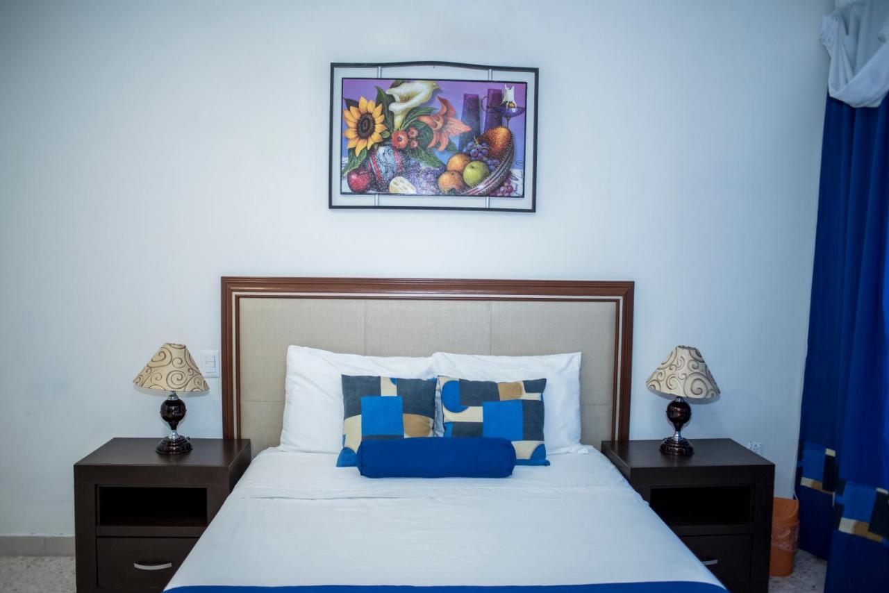La Estancia Apartments מזטלן מראה חיצוני תמונה