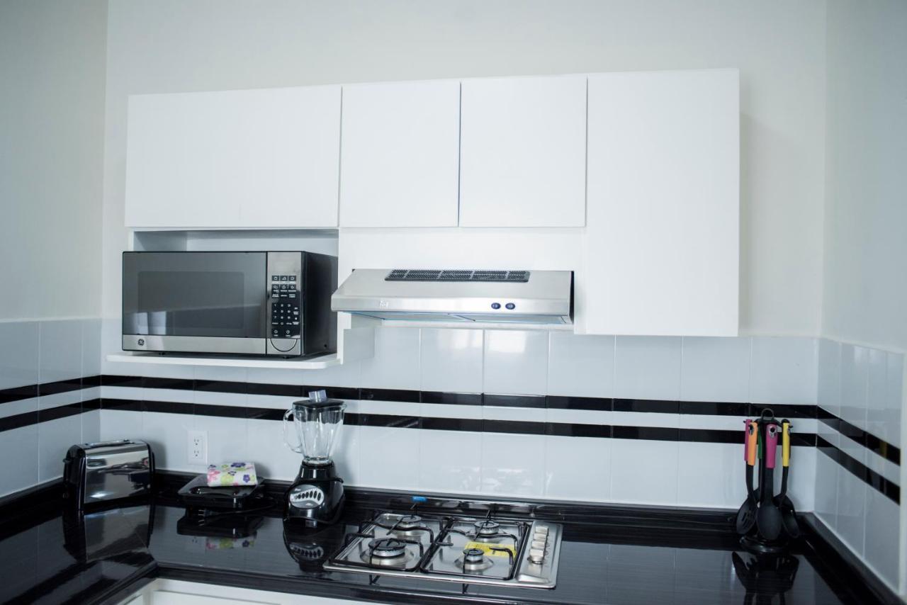La Estancia Apartments מזטלן מראה חיצוני תמונה