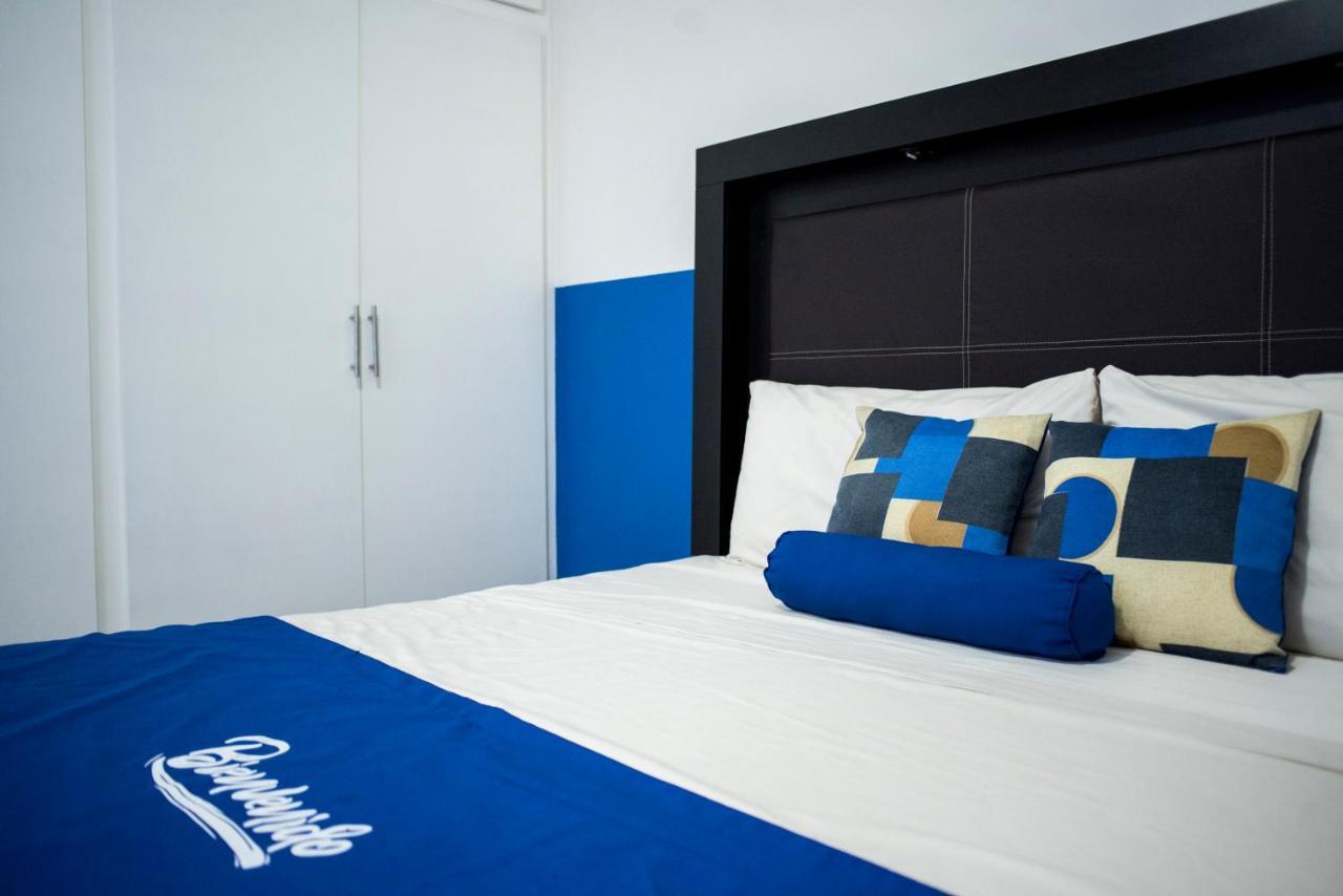 La Estancia Apartments מזטלן מראה חיצוני תמונה