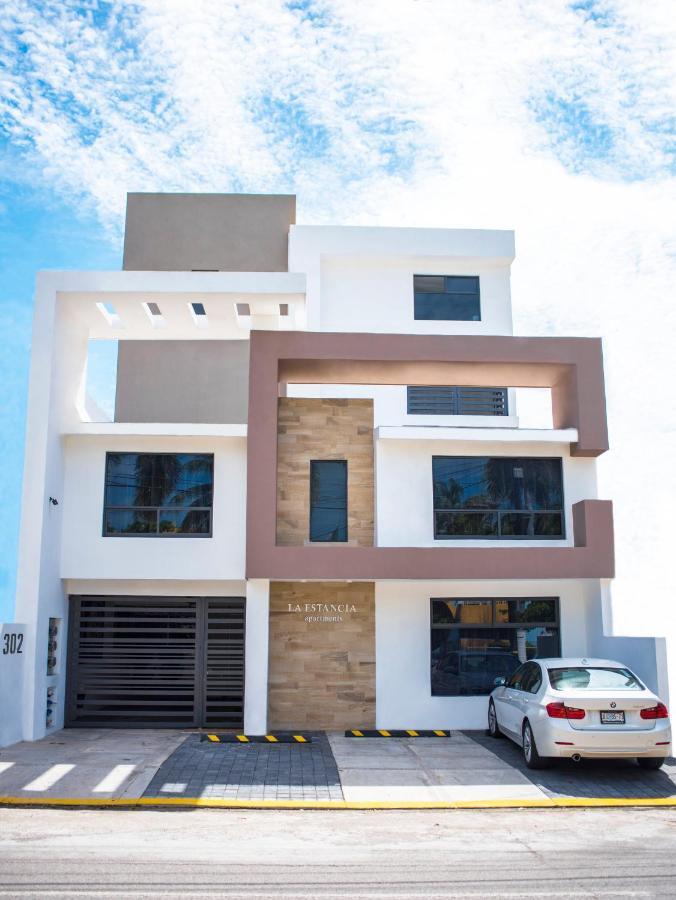 La Estancia Apartments מזטלן מראה חיצוני תמונה